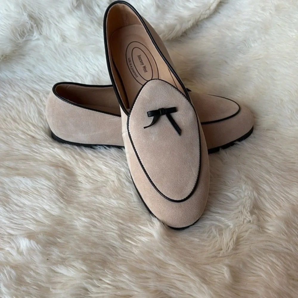 Men's Beige Loafers with Black Trim